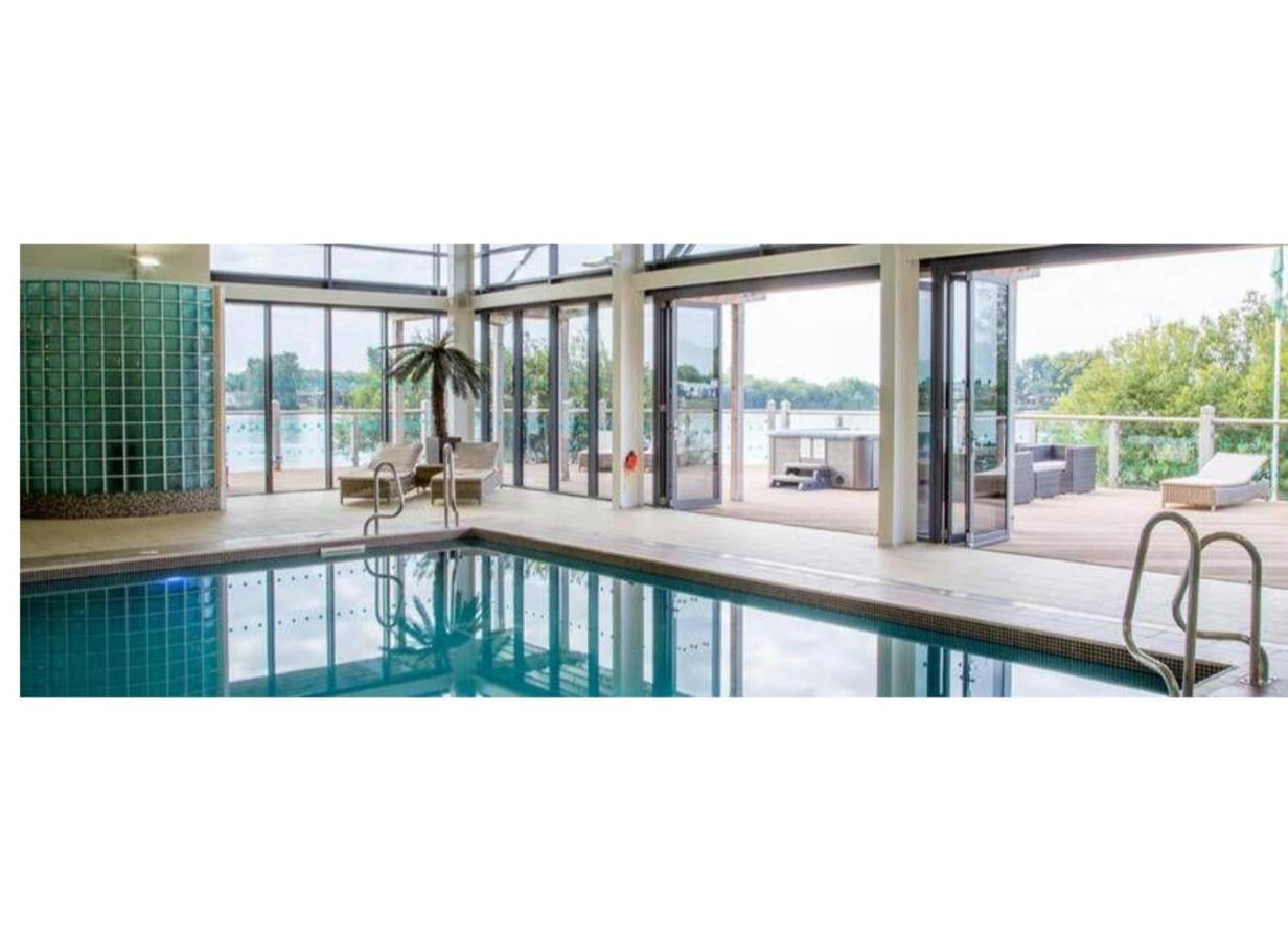 Tattershall Luxury Hot Tub Caravan Exterior photo