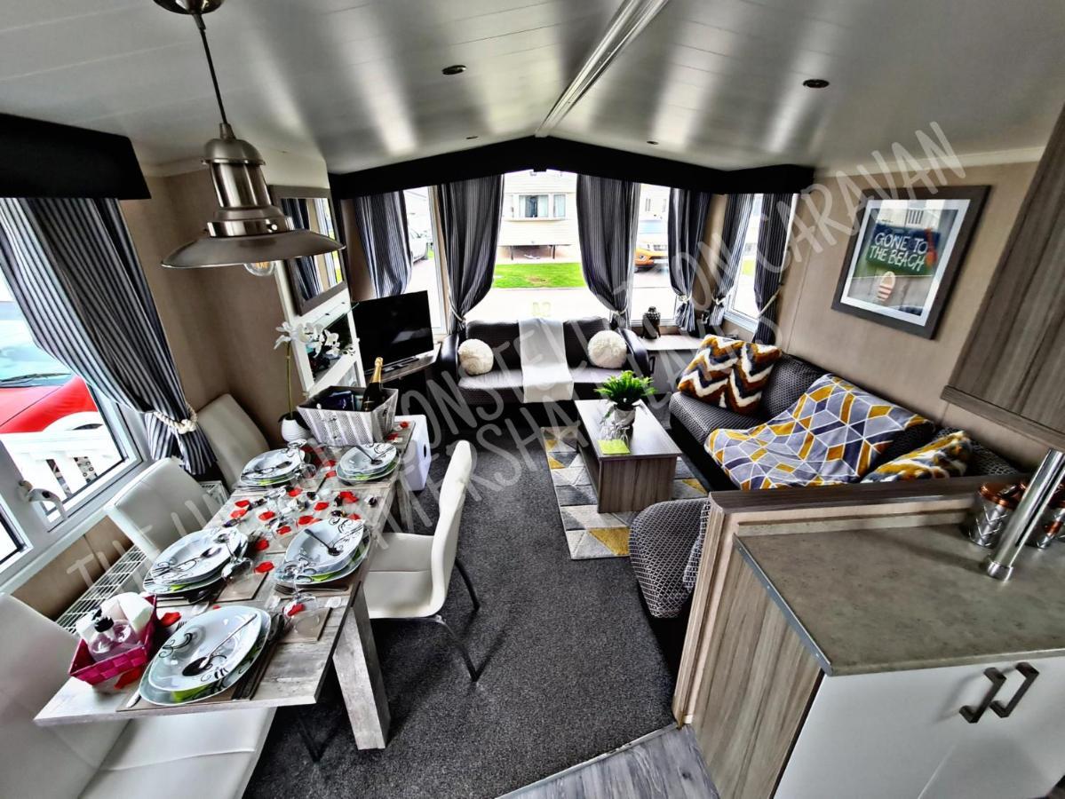 Tattershall Luxury Hot Tub Caravan Exterior photo
